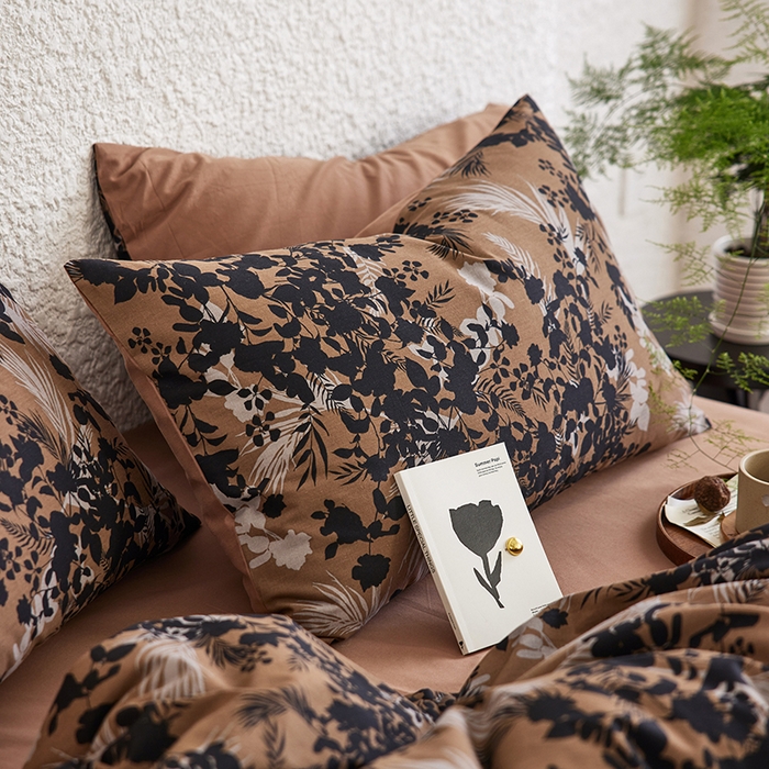 91家纺网 家纺一手货源 找家纺 千朵森 2025新款全棉高密陶瓷磨毛印花四件套 墨染