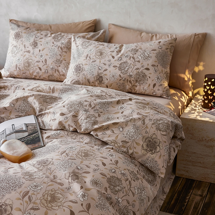 91家纺网 家纺一手货源 找家纺 千朵森 2025新款全棉高密陶瓷磨毛印花四件套 花颜