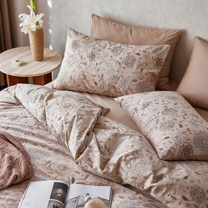 91家纺网 家纺一手货源 找家纺 千朵森 2025新款全棉高密陶瓷磨毛印花四件套 花颜