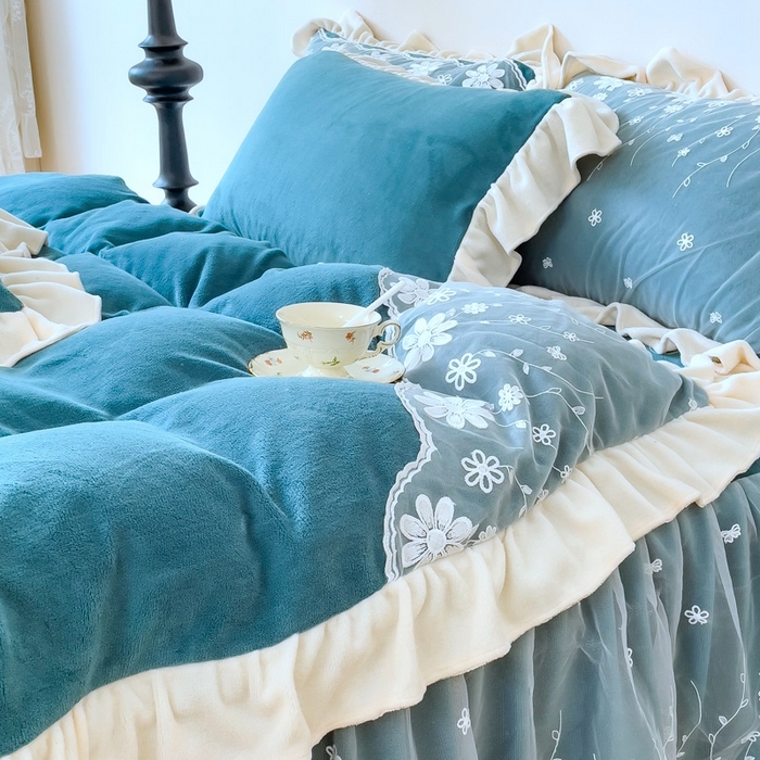 91家纺网 家纺一手货源 找家纺 睡美人 2025新款牛奶绒蕾丝款床裙四件套花仙子系列 花仙子-星空蓝