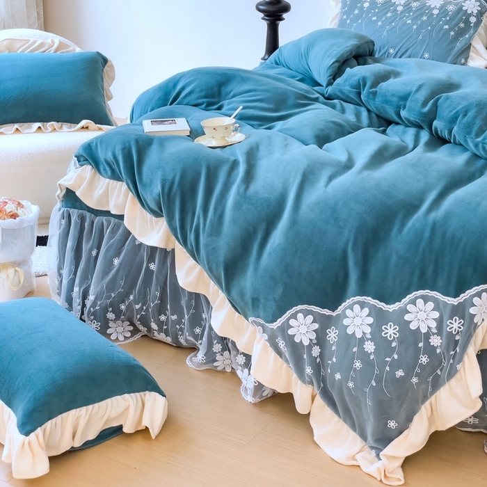 91家纺网 家纺一手货源 找家纺 睡美人 2025新款牛奶绒蕾丝款床裙四件套花仙子系列 花仙子-星空蓝