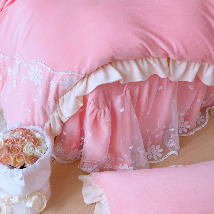 91家纺网 家纺一手货源 找家纺 睡美人 2025新款牛奶绒蕾丝款床裙四件套花仙子系列 花仙子-公主粉