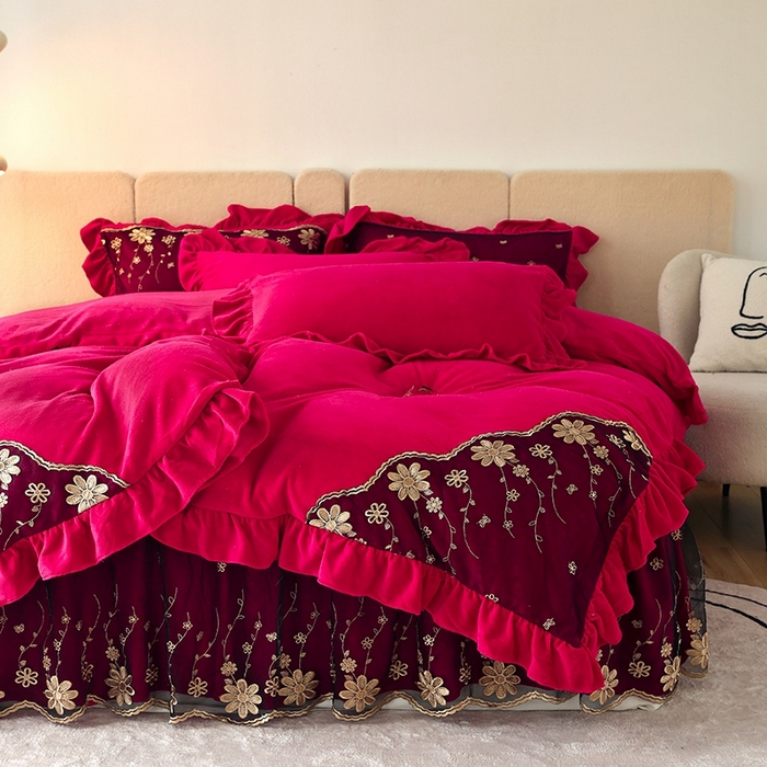 91家纺网 家纺一手货源 找家纺 睡美人 2025新款牛奶绒蕾丝款床裙四件套花仙子系列 花仙子-酒红色