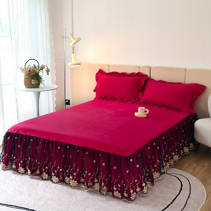 91家纺网 家纺一手货源 找家纺 睡美人 2025新款牛奶绒蕾丝款床裙四件套花仙子系列 花仙子-酒红色