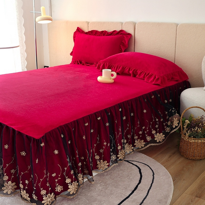 91家纺网 家纺一手货源 找家纺 睡美人 2025新款牛奶绒蕾丝款床裙四件套花仙子系列 花仙子-酒红色