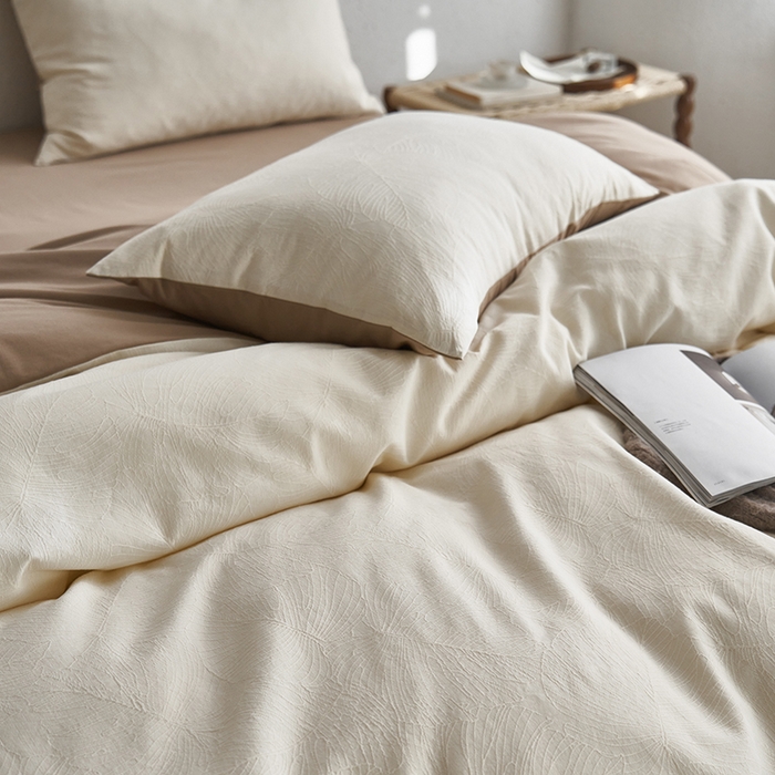 91家纺网 家纺一手货源 找家纺 千朵森 2025新款全棉色织提花磨毛四件套-风格一 欧佩斯-奶杏