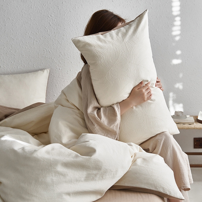 91家纺网 家纺一手货源 找家纺 千朵森 2025新款全棉色织提花磨毛四件套-风格一 欧佩斯-奶杏