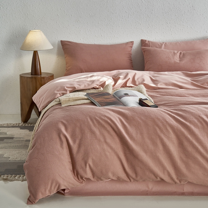 91家纺网 家纺一手货源 找家纺 千朵森 2025新款全棉色织提花磨毛四件套-风格一 欧佩斯-云霜