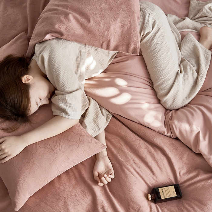 91家纺网 家纺一手货源 找家纺 千朵森 2025新款全棉色织提花磨毛四件套-风格一 欧佩斯-云霜