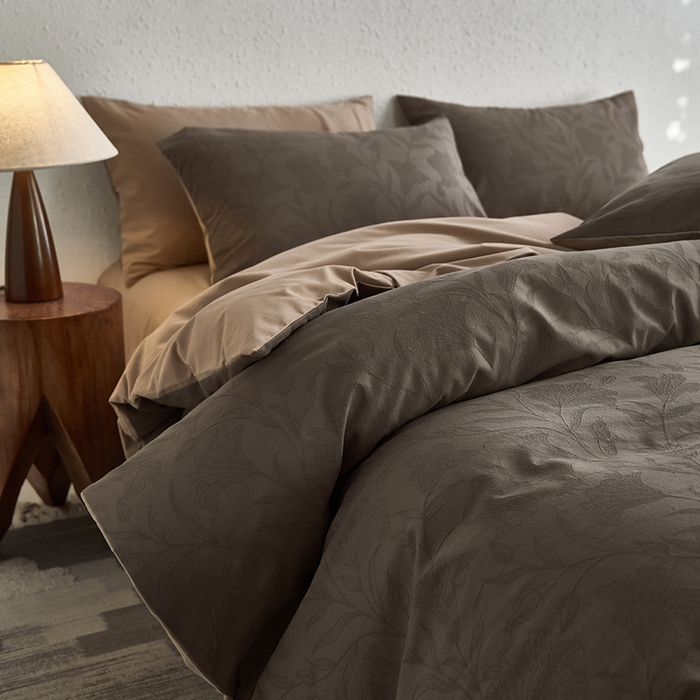 91家纺网 家纺一手货源 找家纺 千朵森 2025新款全棉色织提花磨毛四件套-风格一 欧佩斯-香槟