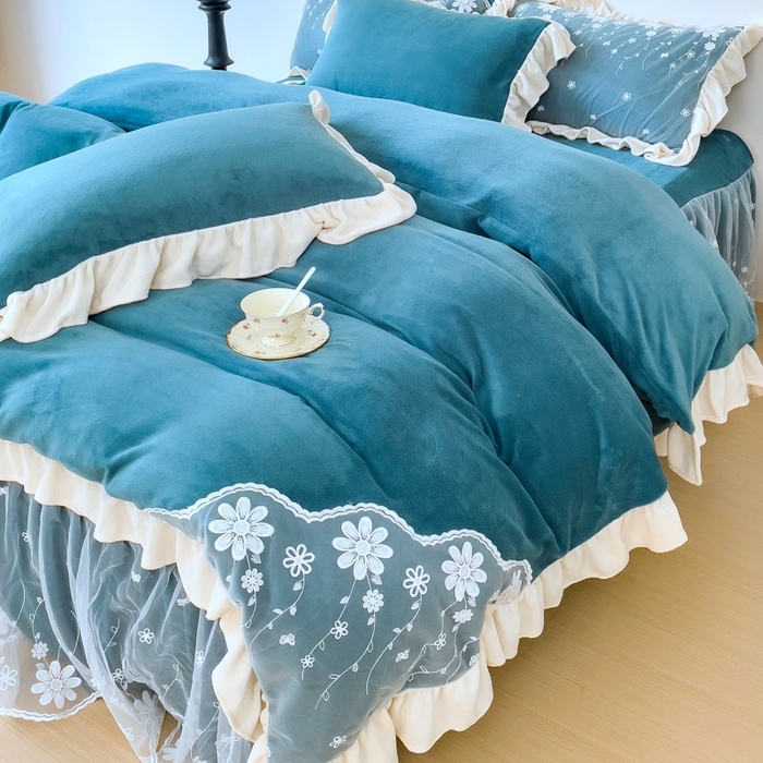 91家纺网 家纺一手货源 找家纺 睡美人 2025新款牛奶绒蕾丝款床裙四件套花仙子系列 花仙子-星空蓝