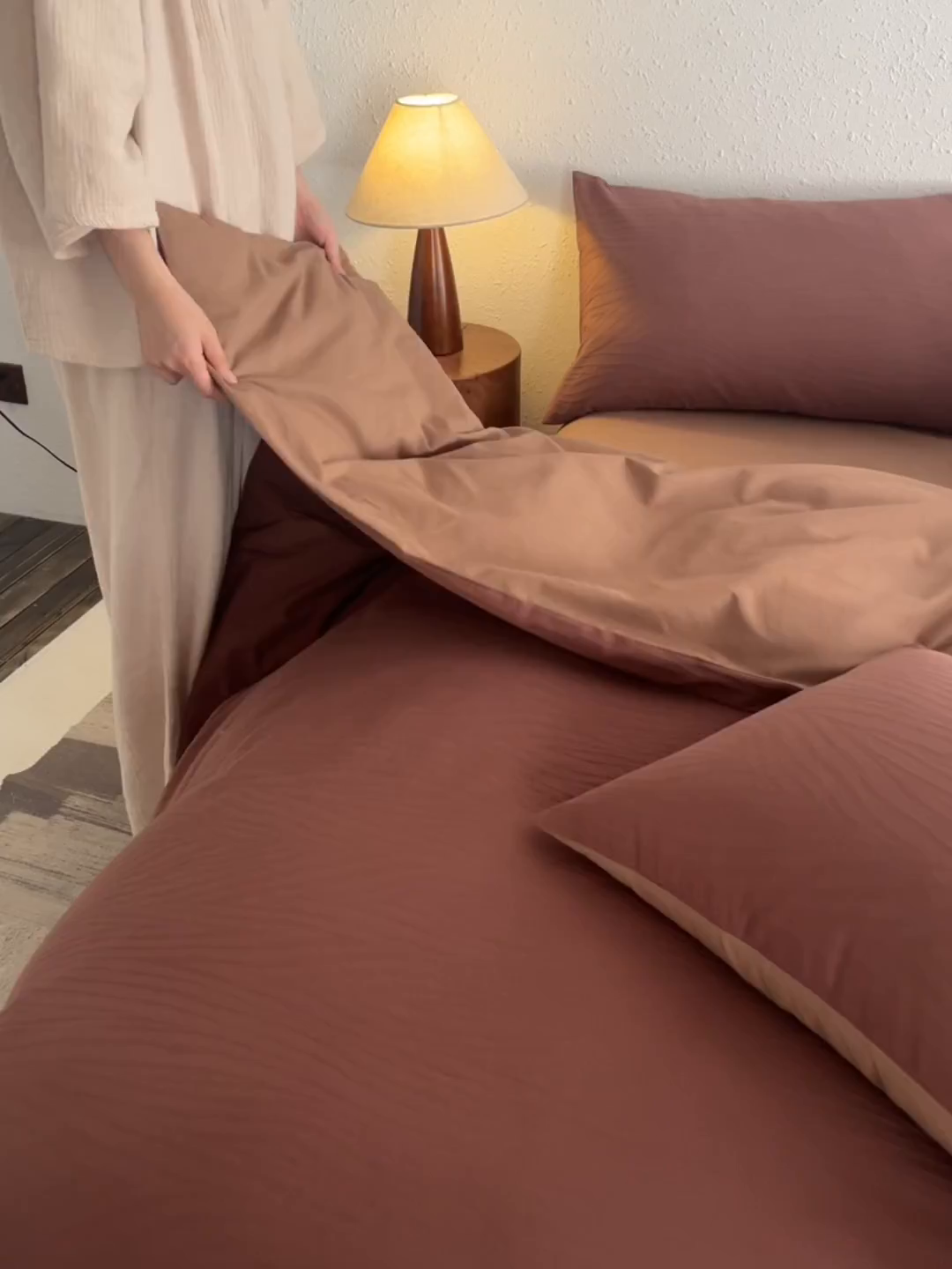 91家纺网 家纺一手货源 找家纺 千朵森 2025新款全棉色织提花磨毛四件套-风格一 欧佩斯-香槟