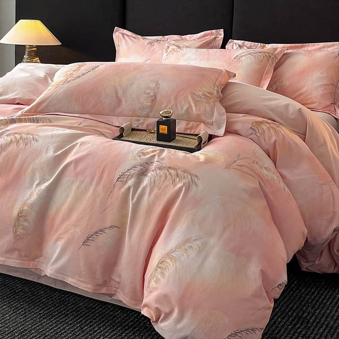 91家纺网 家纺一手货源 找家纺 格里芬 2025全棉加厚磨毛纯棉生态磨毛印花四件套 卢雪眠-粉