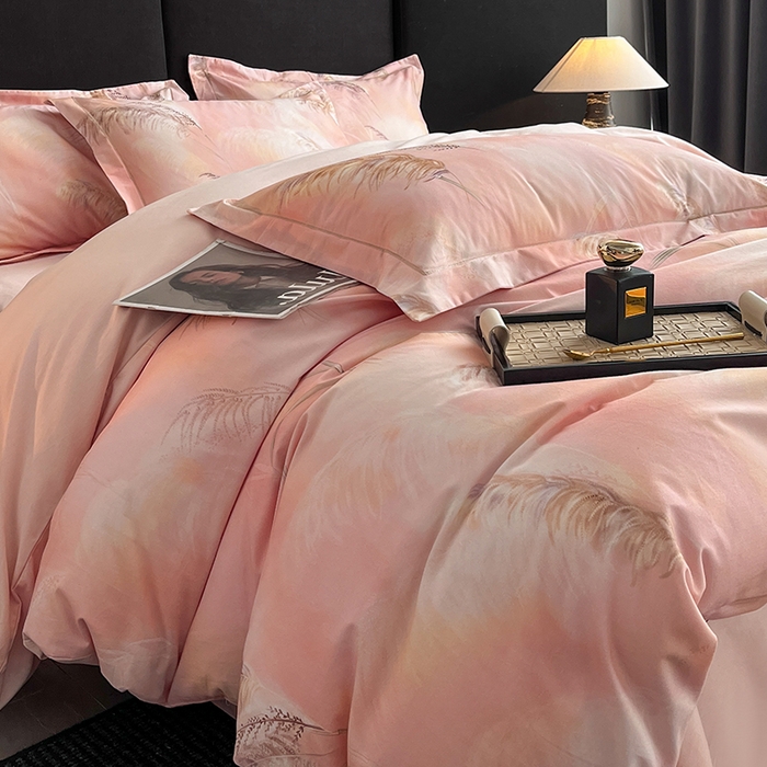 91家纺网 家纺一手货源 找家纺 格里芬 2025全棉加厚磨毛纯棉生态磨毛印花四件套 卢雪眠-粉