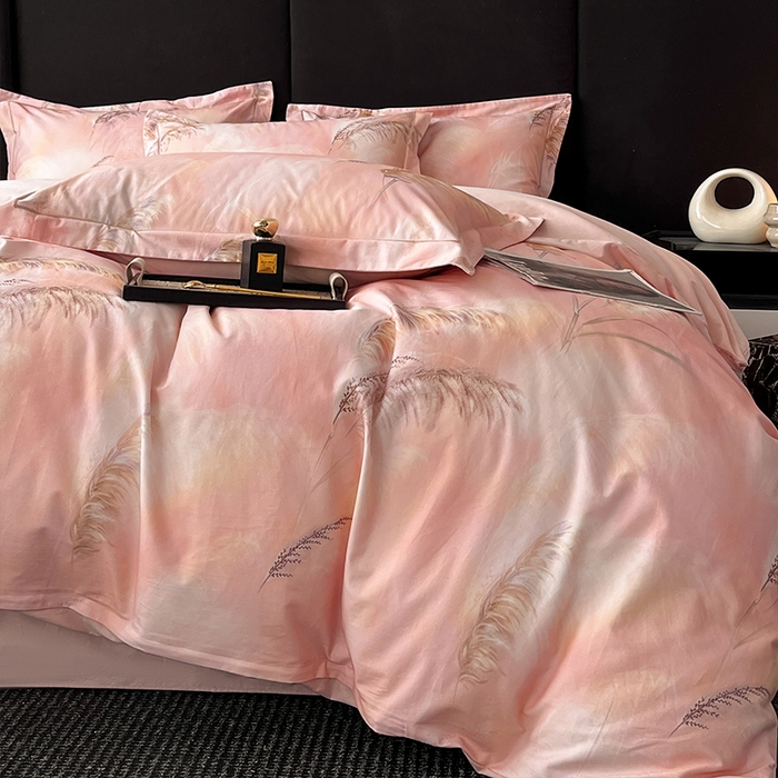 91家纺网 家纺一手货源 找家纺 格里芬 2025全棉加厚磨毛纯棉生态磨毛印花四件套 卢雪眠-粉