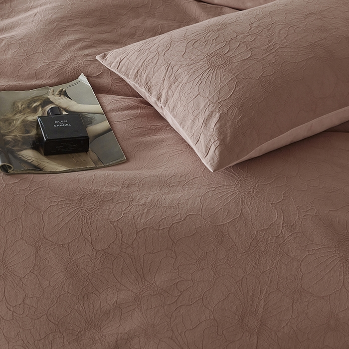 91家纺网 家纺一手货源 找家纺 千朵森 2025新款全棉色织提花磨毛四件套-风格二 欧佩斯-云霜