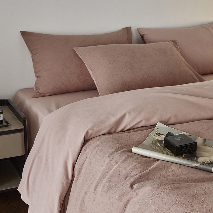 91家纺网 家纺一手货源 找家纺 千朵森 2025新款全棉色织提花磨毛四件套-风格二 欧佩斯-云霜