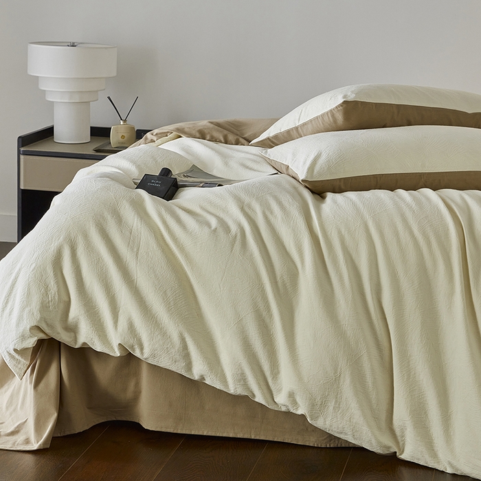 91家纺网 家纺一手货源 找家纺 千朵森 2025新款全棉色织提花磨毛四件套-风格二 欧佩斯-奶杏