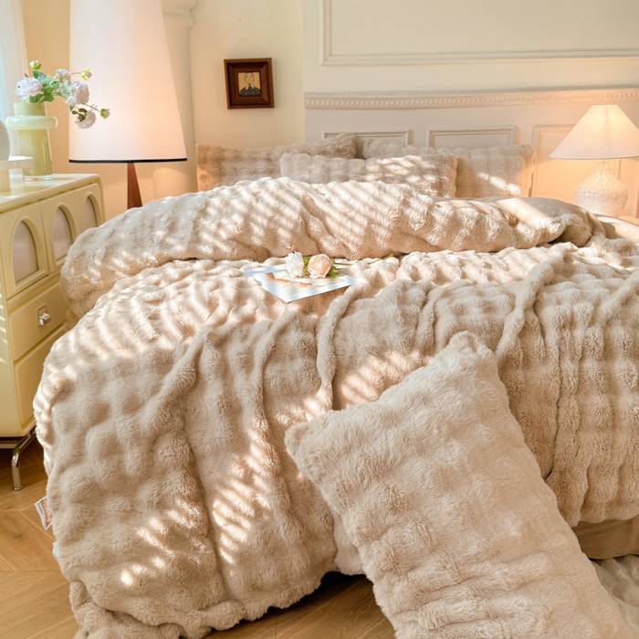 91家纺网 家纺一手货源 找家纺 唐人居 2025新款泡泡兔毛牛奶绒四件套--七彩 卡其