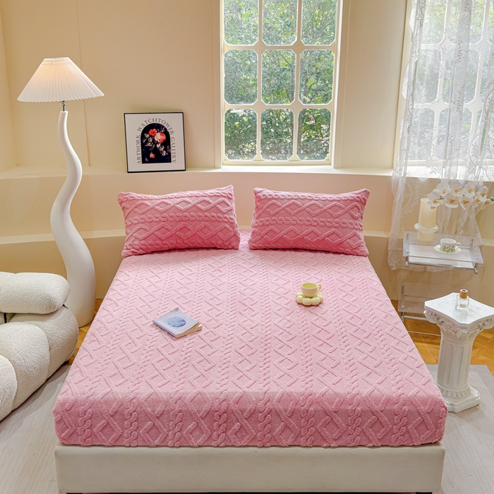 91家纺网 家纺一手货源 找家纺 （总）睡美人 2025新款塔芙绒纯色立体雕花床笠三件套