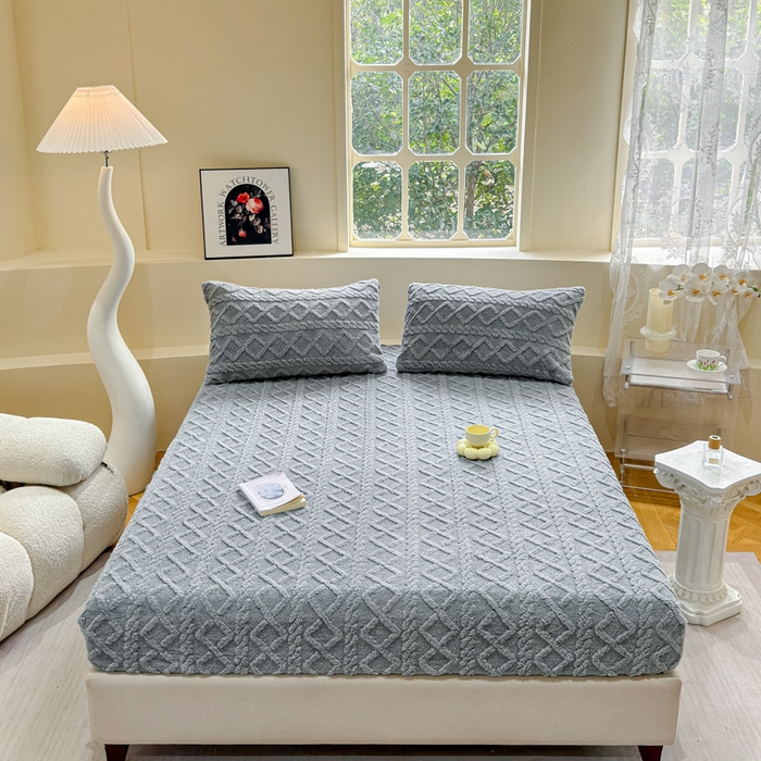 91家纺网 家纺一手货源 找家纺 （总）睡美人 2025新款塔芙绒纯色立体雕花床笠三件套