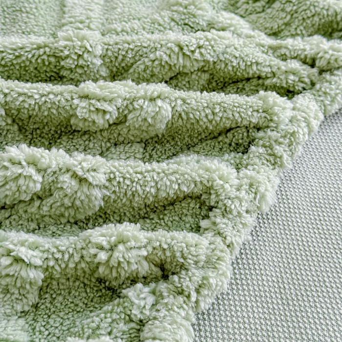 91家纺网 家纺一手货源 找家纺 睡美人 2025新款塔芙绒纯色立体雕花床笠三件套 塔芙绒嫩芽绿