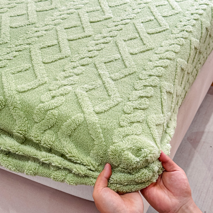 91家纺网 家纺一手货源 找家纺 睡美人 2025新款塔芙绒纯色立体雕花床笠三件套 塔芙绒嫩芽绿