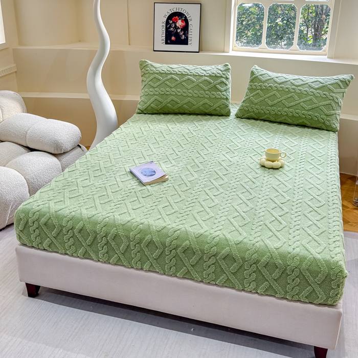 91家纺网 家纺一手货源 找家纺 睡美人 2025新款塔芙绒纯色立体雕花床笠三件套 塔芙绒嫩芽绿