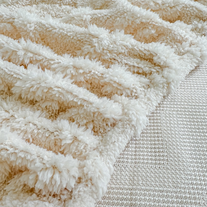 91家纺网 家纺一手货源 找家纺 （总）睡美人 2025新款塔芙绒纯色立体雕花床笠三件套