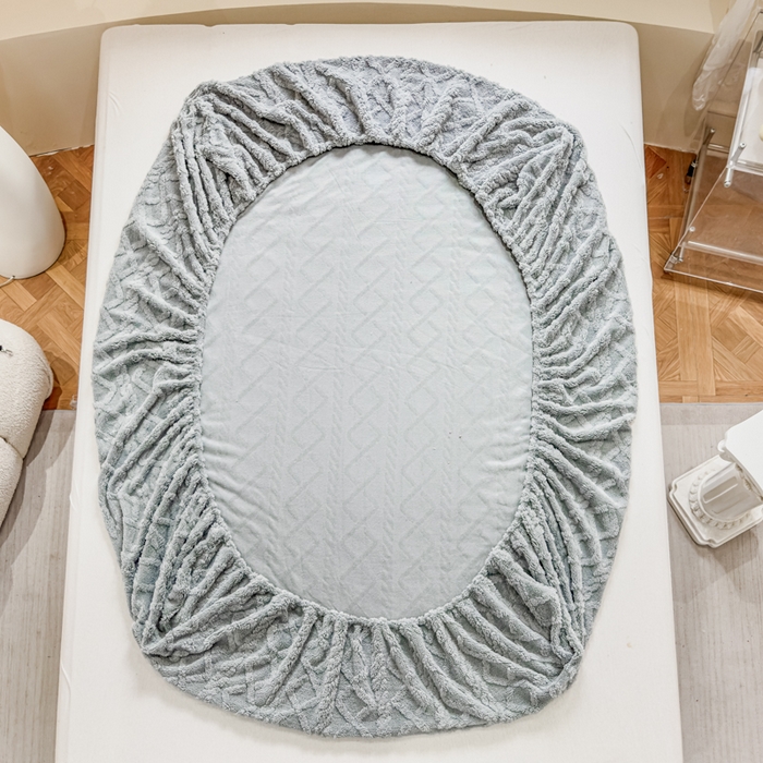 91家纺网 家纺一手货源 找家纺 睡美人 2025新款塔芙绒纯色立体雕花床笠三件套 塔芙绒香槟灰