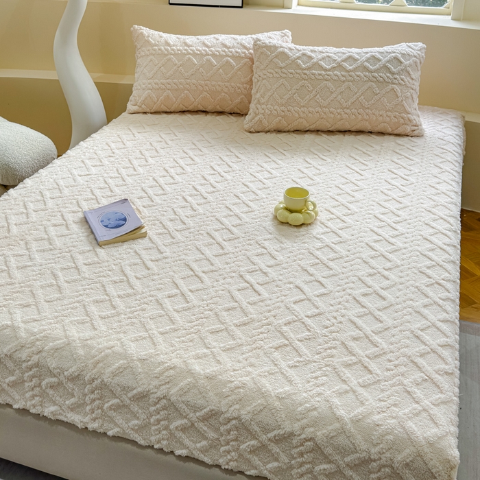 91家纺网 家纺一手货源 找家纺 （总）睡美人 2025新款塔芙绒纯色立体雕花床笠三件套