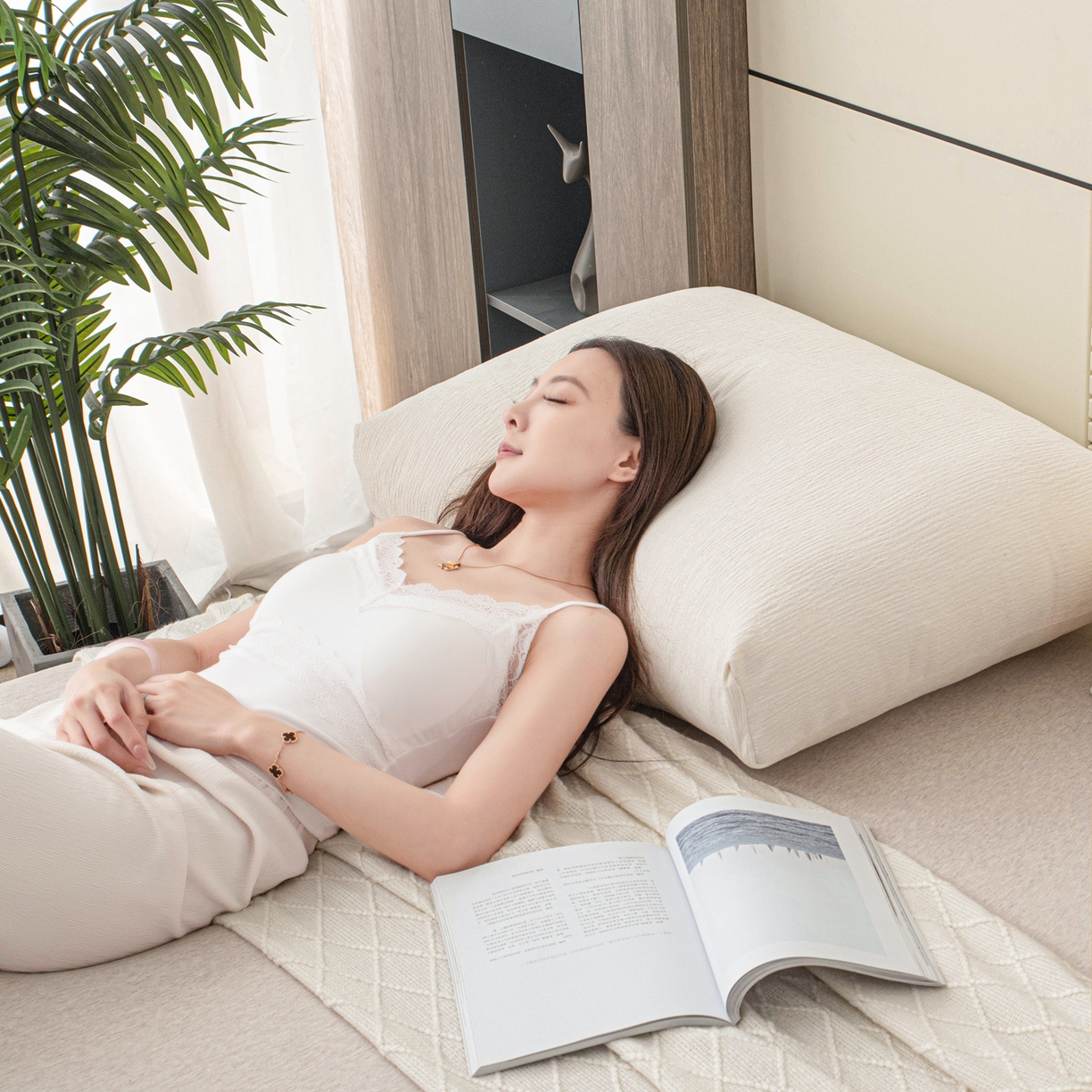 91家纺网 家纺一手货源 找家纺 美达人 2025新款雪尼尔立体面包靠背轻奢立体床头靠垫沙发组合大靠背榻榻米飘窗靠枕无床头软包可拆洗 雪尼尔-立体面包-素白