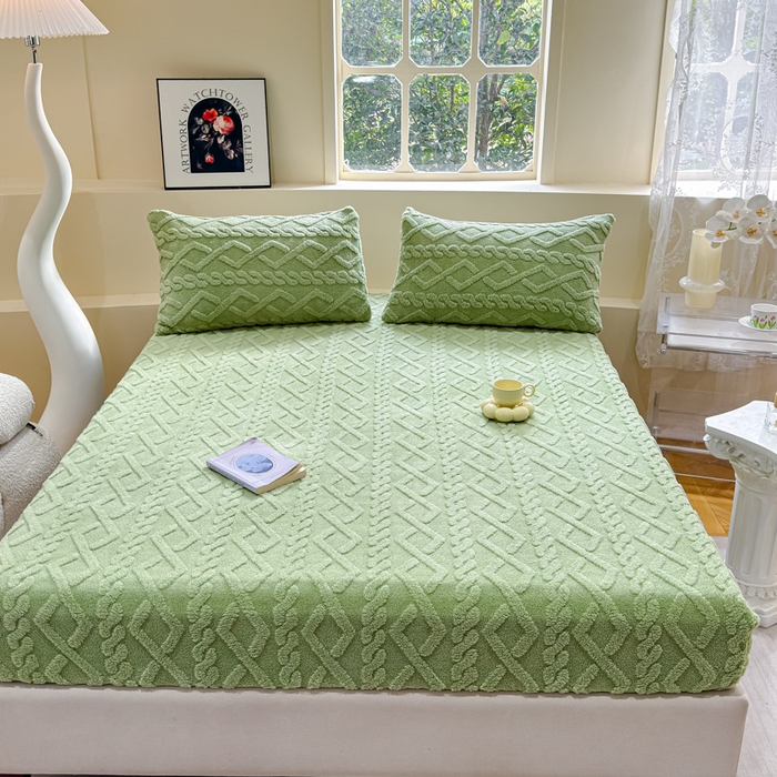 91家纺网 家纺一手货源 找家纺 睡美人 2025新款塔芙绒纯色立体雕花床笠三件套 塔芙绒嫩芽绿