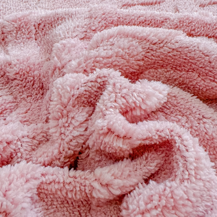 91家纺网 家纺一手货源 找家纺 睡美人 2025新款塔芙绒纯色立体雕花床笠三件套 塔芙绒蜜桃粉