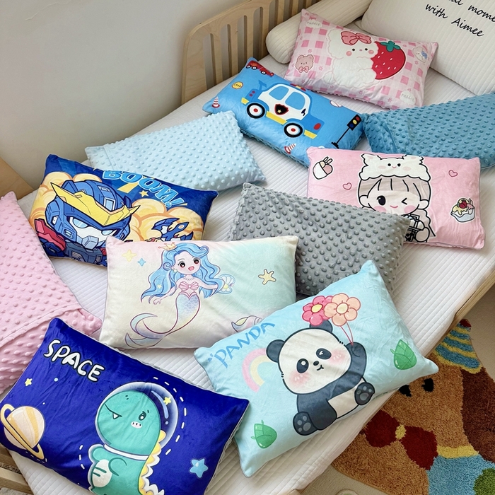 91家纺网 家纺一手货源 找家纺 （总）萌宝家纺 2025新款大版儿童豆豆绒枕套幼儿园安抚枕头枕芯