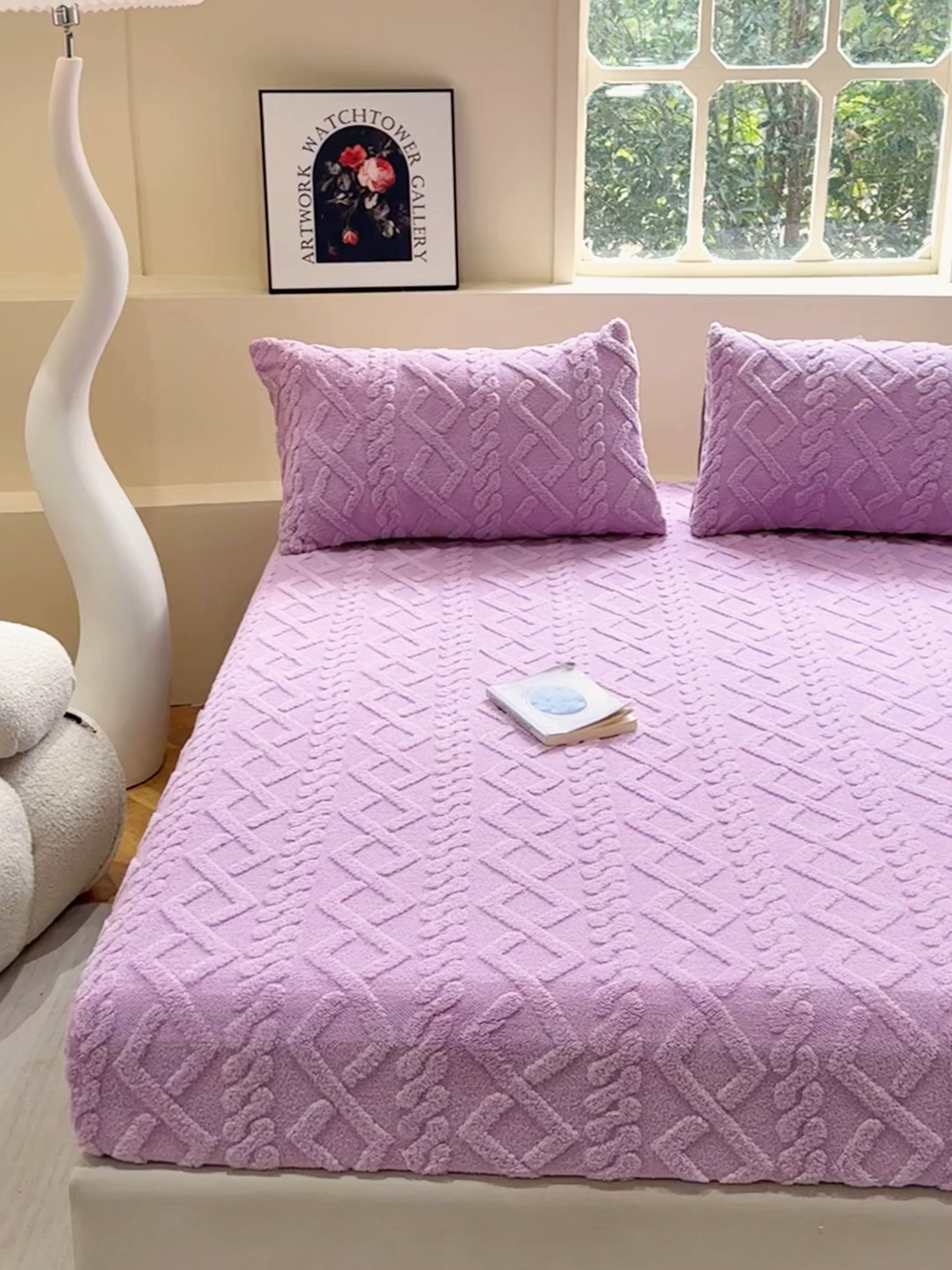 91家纺网 家纺一手货源 找家纺 睡美人 2025新款塔芙绒纯色立体雕花床笠三件套 塔芙绒香叶紫