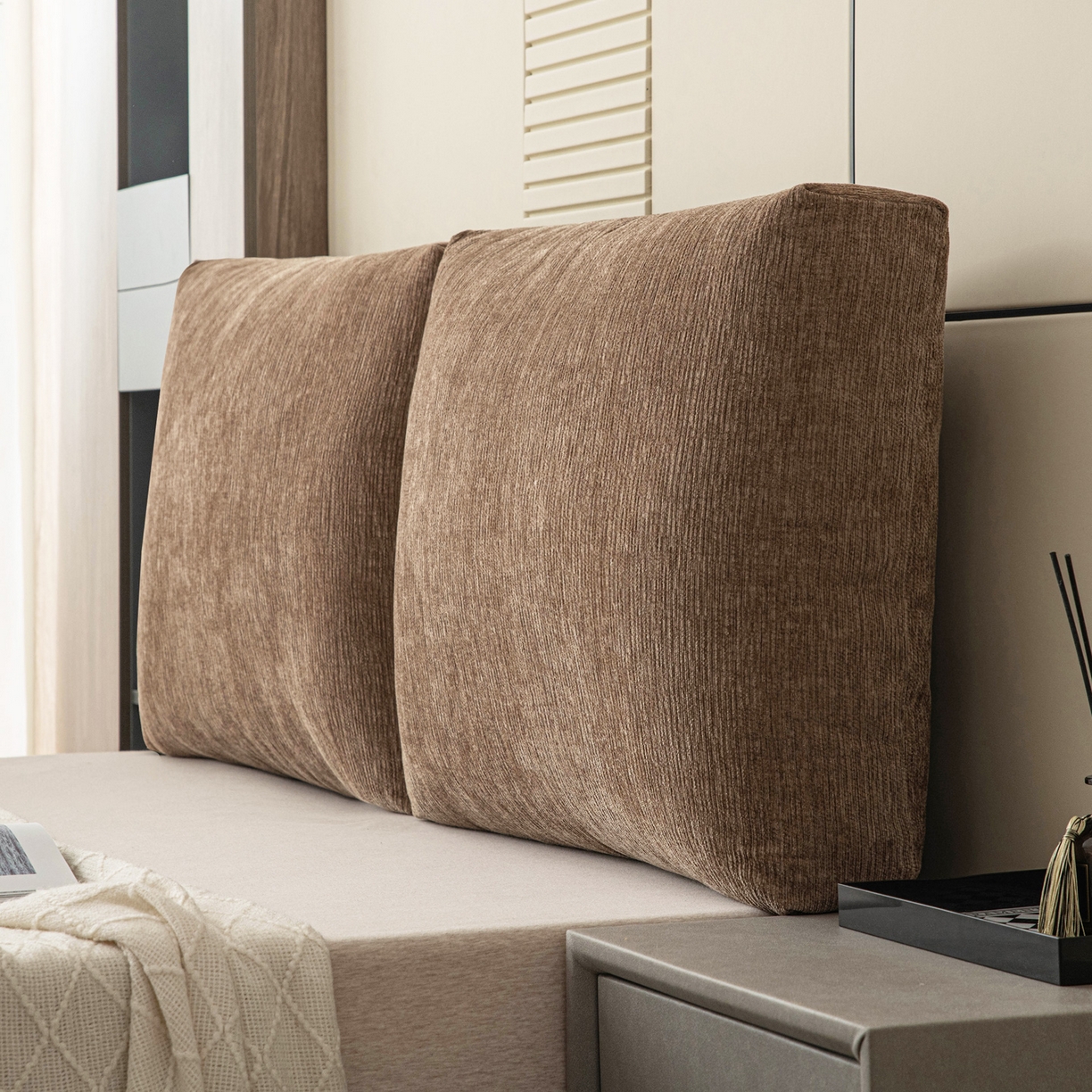 91家纺网 家纺一手货源 找家纺 美达人 2025新款雪尼尔立体面包靠背轻奢立体床头靠垫沙发组合大靠背榻榻米飘窗靠枕无床头软包可拆洗 雪尼尔-立体面包-棕咖