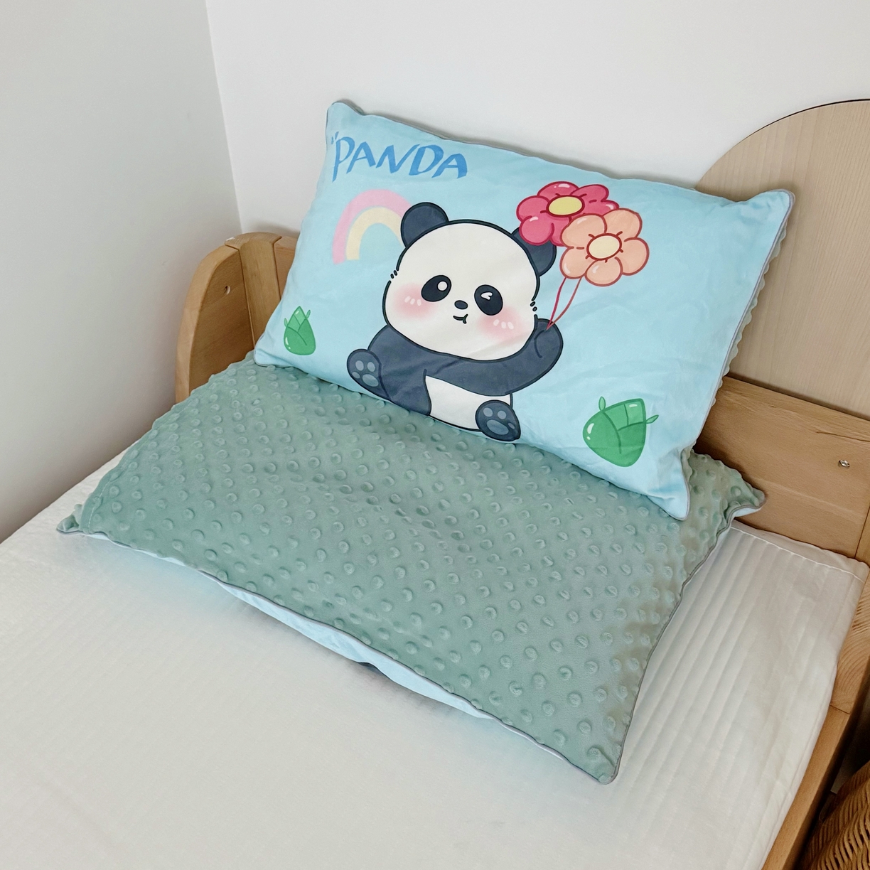 91家纺网 家纺一手货源 找家纺 （总）萌宝家纺 2025新款大版儿童豆豆绒枕套幼儿园安抚枕头枕芯