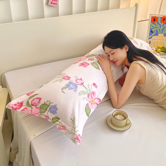 91家纺网 家纺一手货源 找家纺 雨彤家纺 2025新款小清新斜纹印花双人枕套 瑰丽山茶