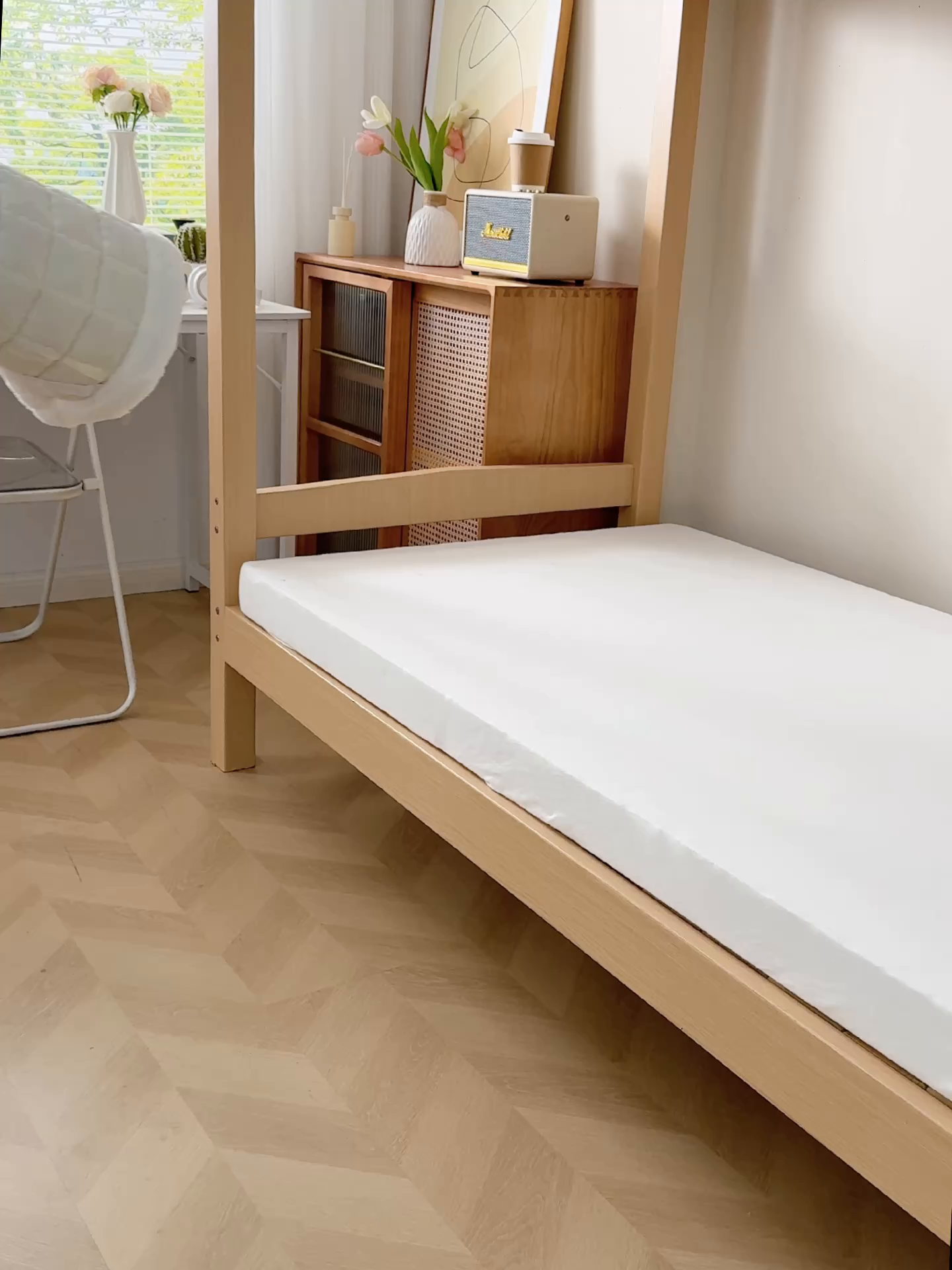 91家纺网 家纺一手货源 找家纺 东宇床垫 2025新款A类牛奶绒印花直角防滑床垫床褥三件套-学生款 草莓兔兔