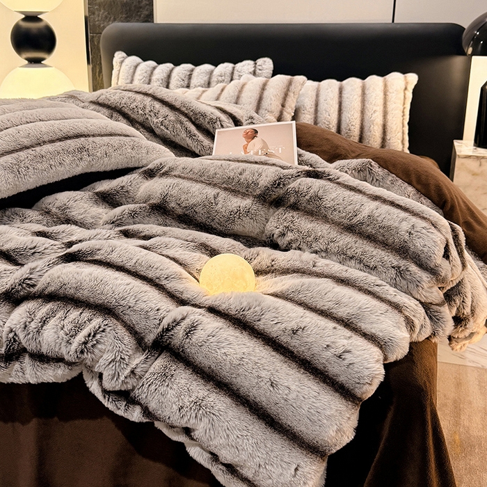 91家纺网 家纺一手货源 找家纺 （总）唐人居 2025新款兔毛绒牛奶绒四件套--条纹