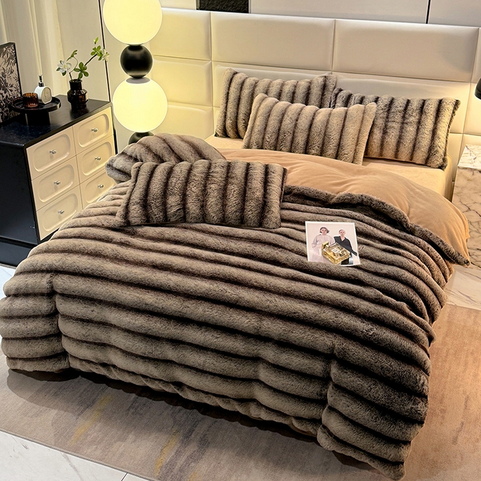 91家纺网 家纺一手货源 找家纺 唐人居 2025新款兔毛绒牛奶绒四件套--条纹 条纹-卡其