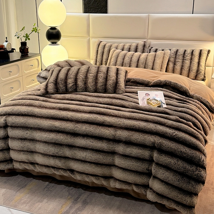 91家纺网 家纺一手货源 找家纺 唐人居 2025新款兔毛绒牛奶绒四件套--条纹 条纹-卡其