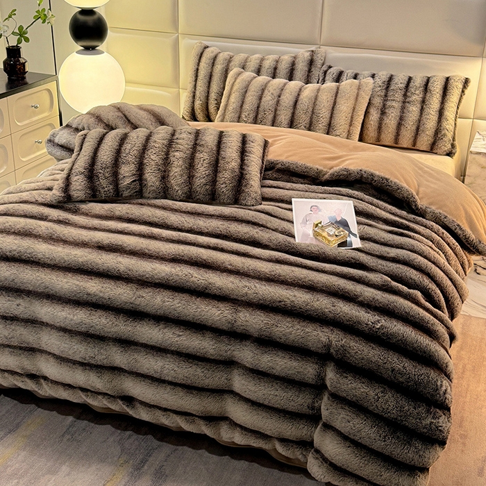 91家纺网 家纺一手货源 找家纺 唐人居 2025新款兔毛绒牛奶绒四件套--条纹 条纹-卡其