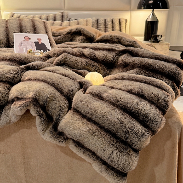 91家纺网 家纺一手货源 找家纺 唐人居 2025新款兔毛绒牛奶绒四件套--条纹 条纹-卡其