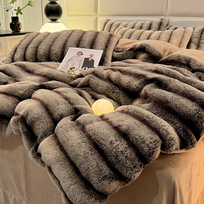 91家纺网 家纺一手货源 找家纺 唐人居 2025新款兔毛绒牛奶绒四件套--条纹 条纹-卡其