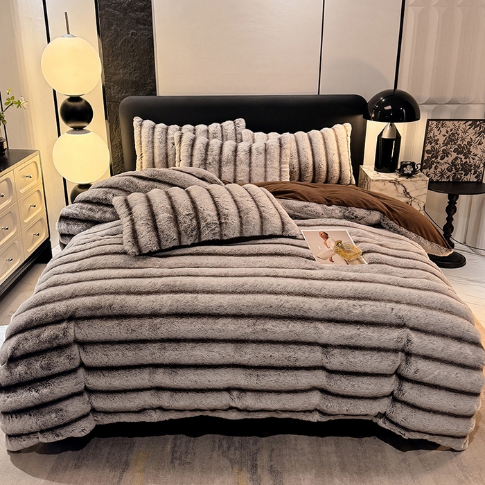 91家纺网 家纺一手货源 找家纺 唐人居 2025新款兔毛绒牛奶绒四件套--条纹 条纹-灰棕