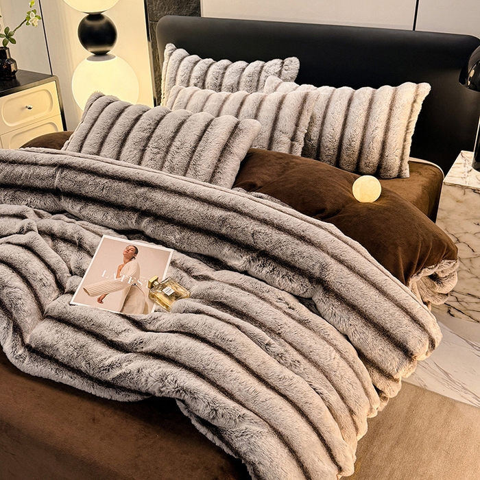 91家纺网 家纺一手货源 找家纺 唐人居 2025新款兔毛绒牛奶绒四件套--条纹 条纹-灰棕