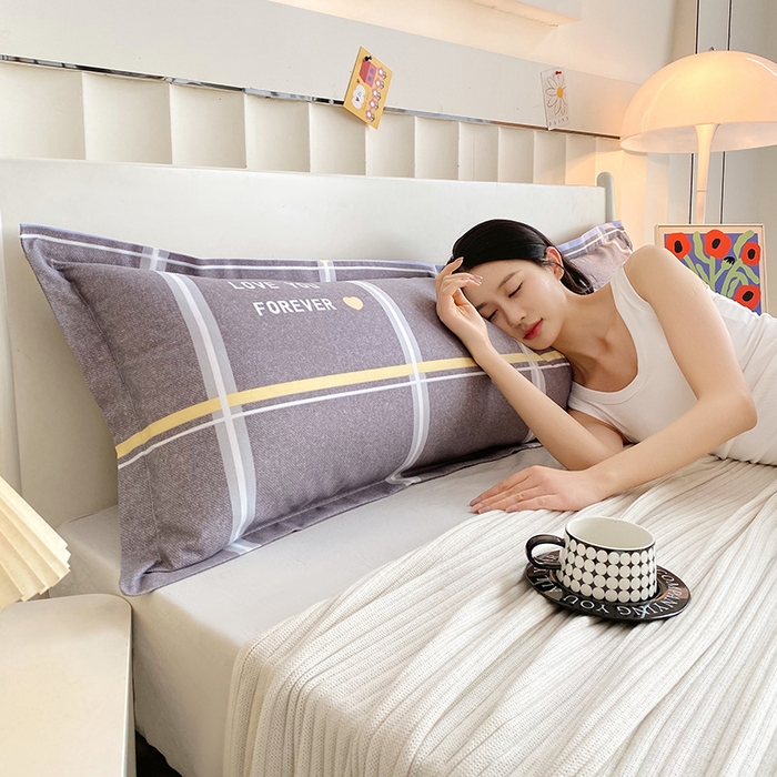 91家纺网 家纺一手货源 找家纺 雨彤家纺 2025新款小清新斜纹印花双人枕套 都市漫想