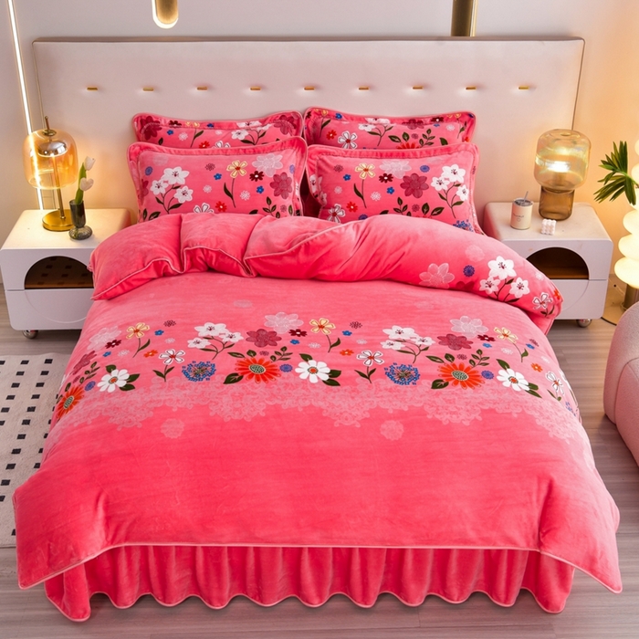 91家纺网 家纺一手货源 找家纺 芯诗曼2025新款8.5斤直播热款高克重牛奶绒法莱绒水晶金貂法莱绒四件套 爱意满满